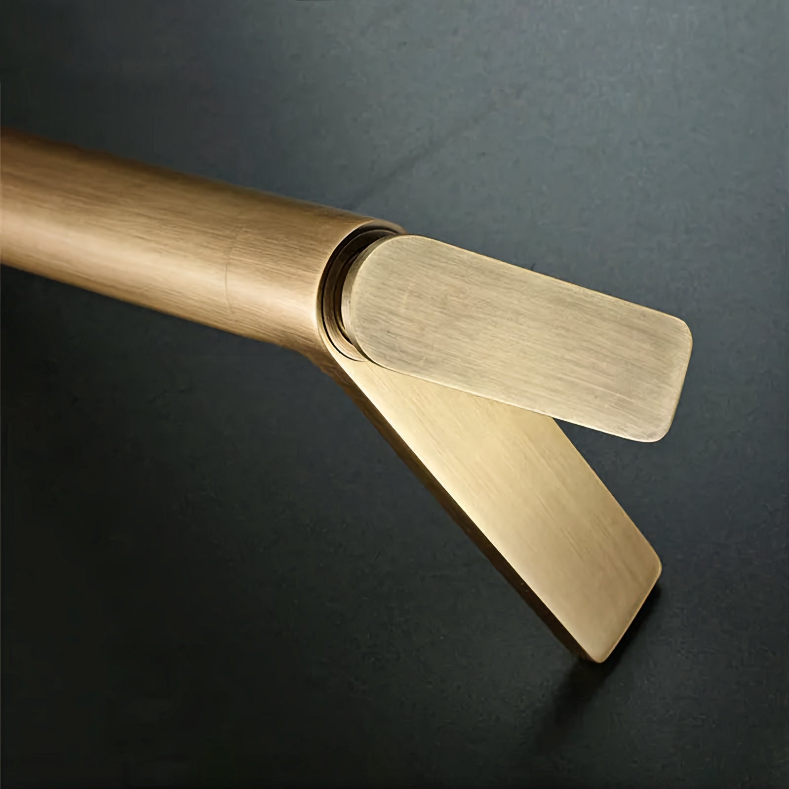 Robinet lavabo salle de bain haut minimaliste - Doré - Laiton